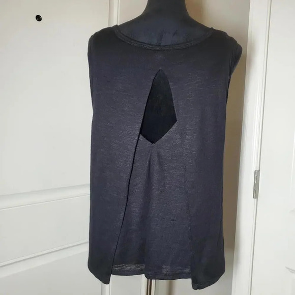 Victoria's Secret Black Women's Cropped Open Back Tank Top Size Large EUC - Picture 2 of 15